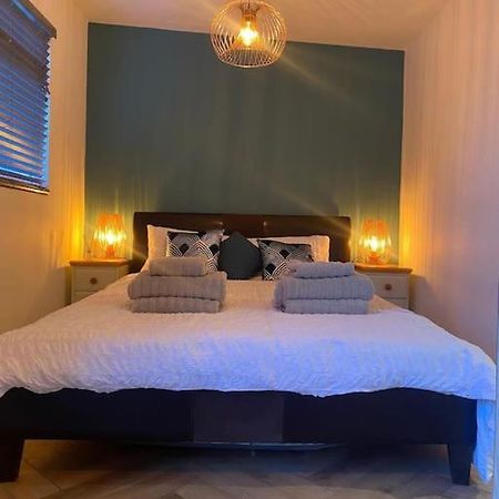 Cozy Cabin With Modern Comforts Wootton  Εξωτερικό φωτογραφία